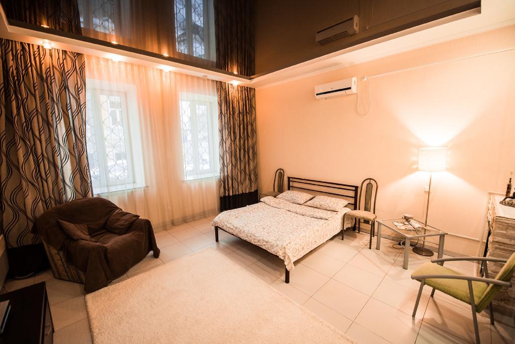 Studio Ember At Maidan Konstytutsii Harkiv Dış mekan fotoğraf